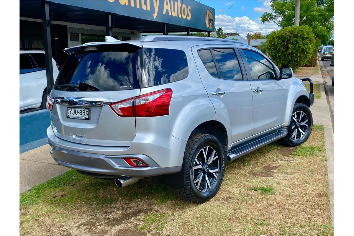 2020 Isuzu MU-X LS-T