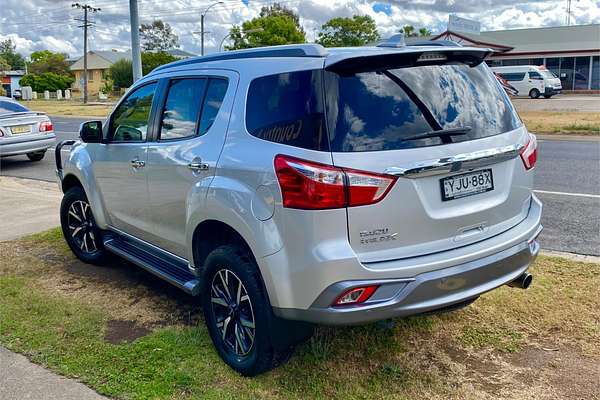 2020 Isuzu MU-X LS-T