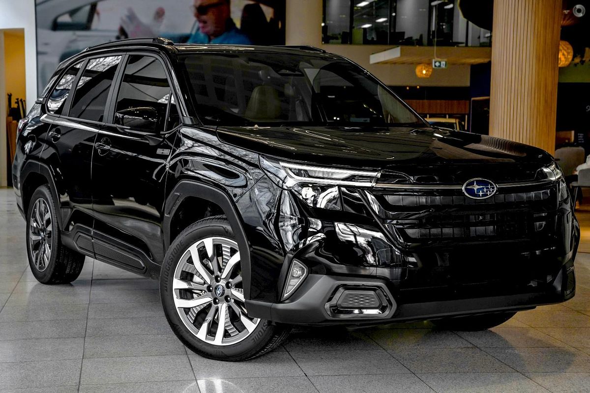 2025 Subaru Forester Hybrid Touring S6