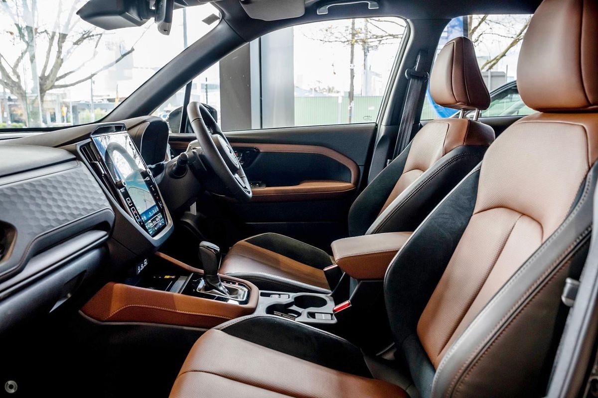 2025 Subaru Forester Hybrid Touring S6