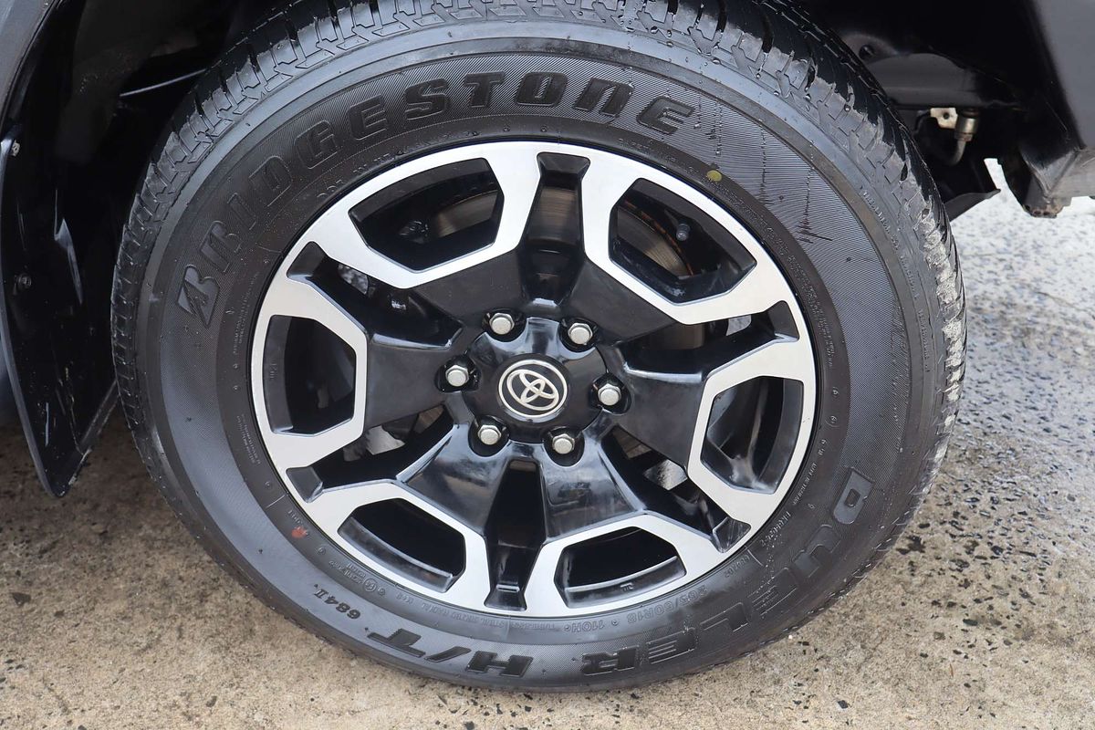 2021 Toyota Hilux SR5 GUN126R 4X4