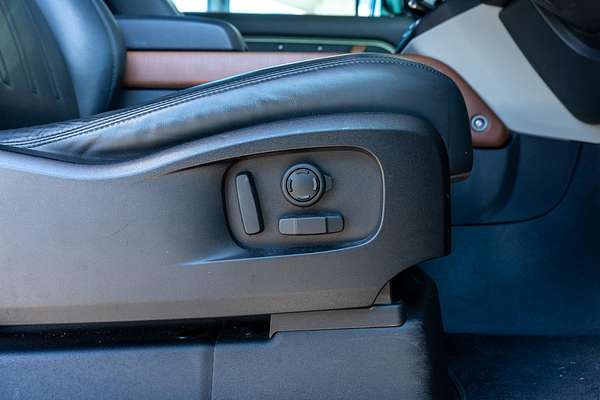 2021 Land Rover Defender 90 P400 HSE L663