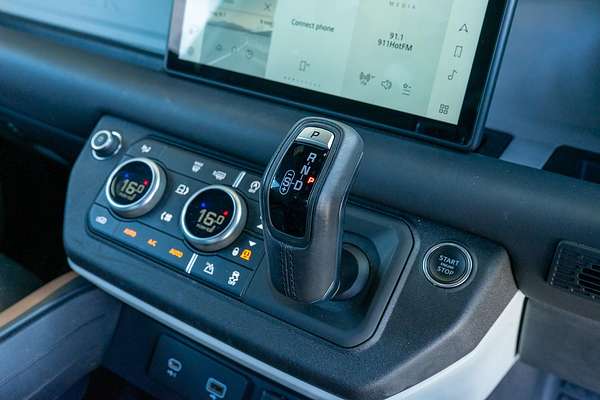 2021 Land Rover Defender 90 P400 HSE L663