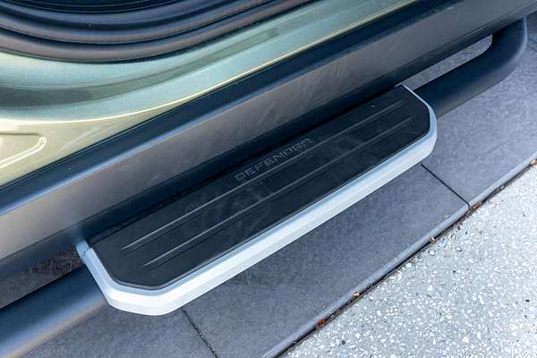 2021 Land Rover Defender 90 P400 HSE L663