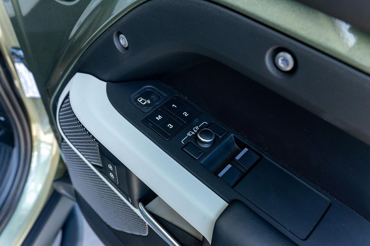 2021 Land Rover Defender 90 P400 HSE L663