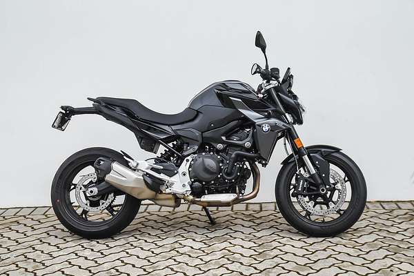 2025 BMW F 900 R Triple Black F 900