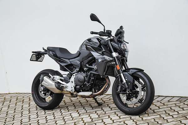 2025 BMW F 900 R Triple Black F 900