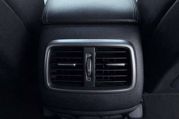 2016 Kia Sorento SLi UM