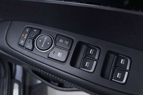 2016 Kia Sorento SLi UM