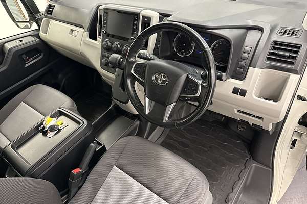 2022 Toyota Hiace Commuter GDH322R ELWB High Roof