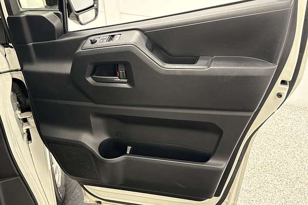 2022 Toyota Hiace Commuter GDH322R ELWB High Roof