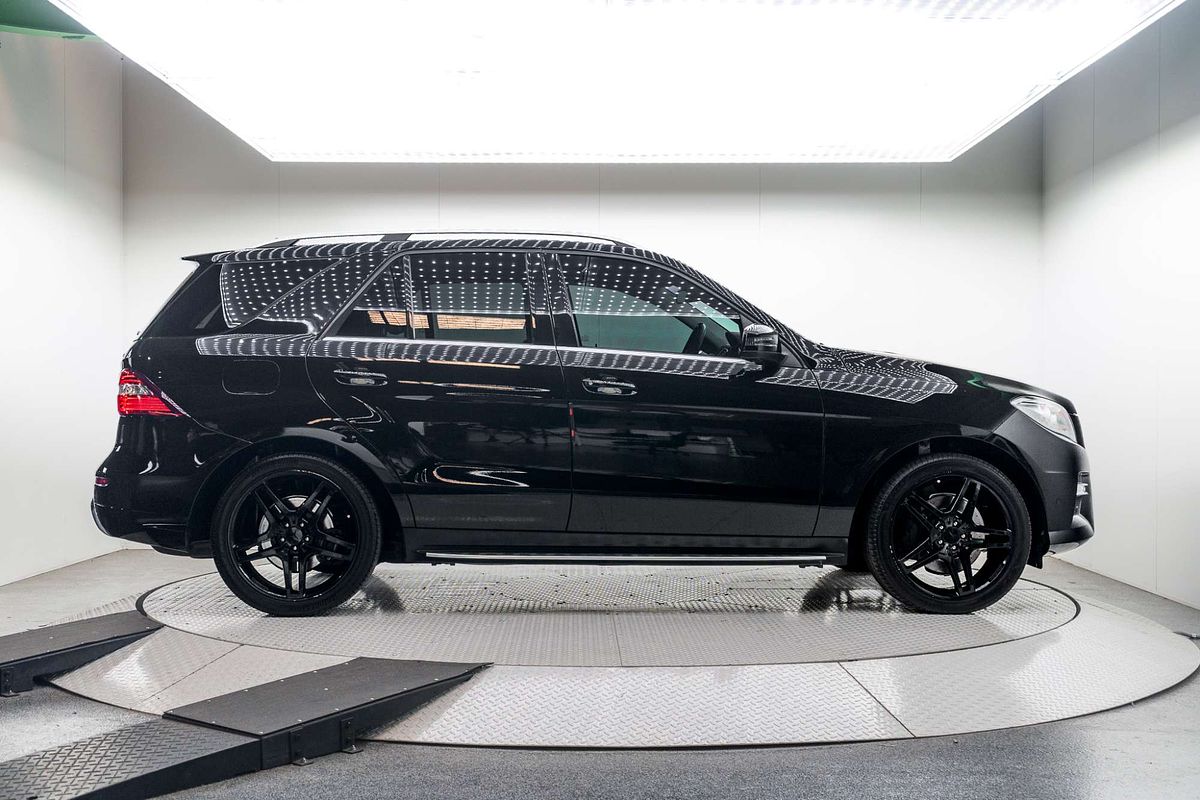 2013 Mercedes-Benz M-Class ML250 BlueTEC W166