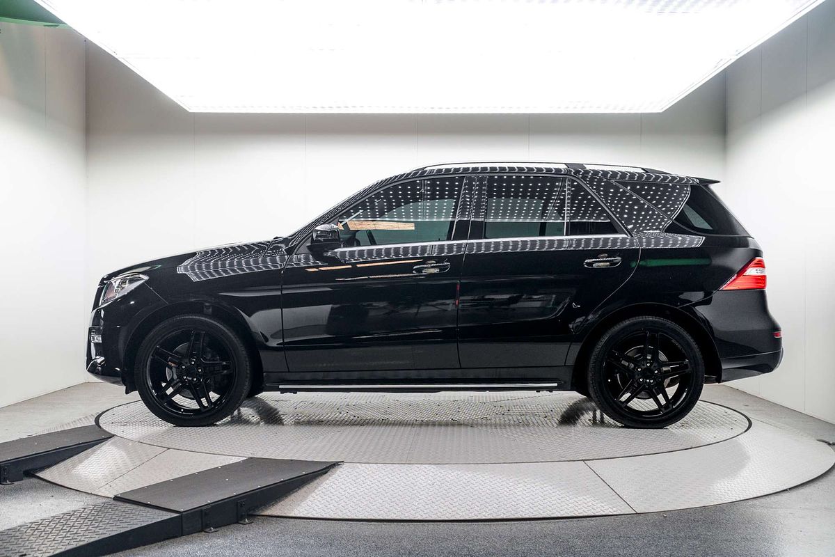 2013 Mercedes-Benz M-Class ML250 BlueTEC W166