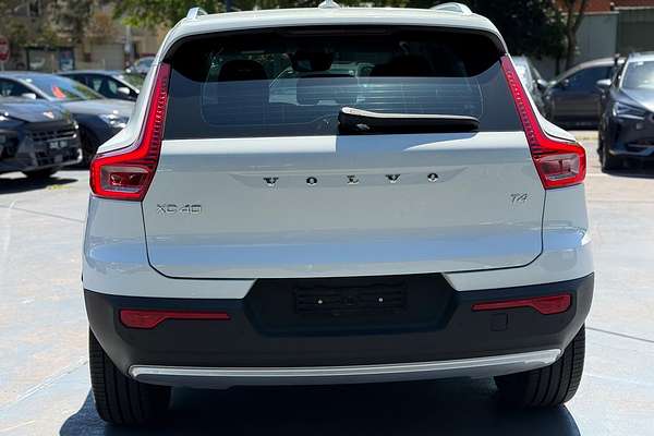 2021 Volvo XC40 T4 Momentum