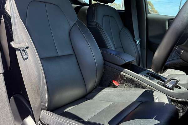 2021 Volvo XC40 T4 Momentum