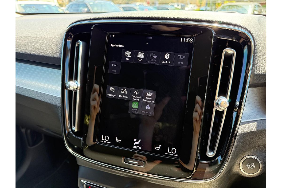 2021 Volvo XC40 T4 Momentum