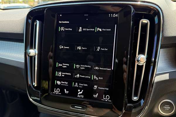 2021 Volvo XC40 T4 Momentum