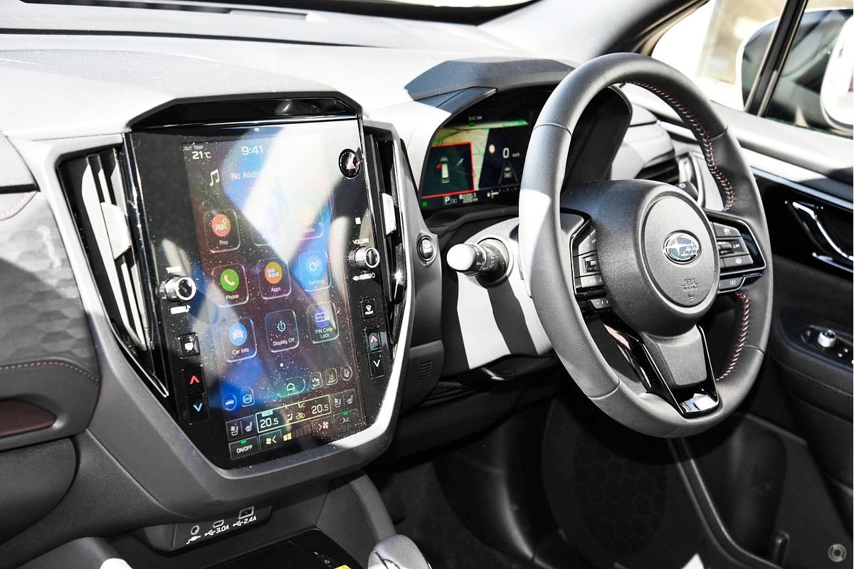 2025 Subaru Forester Hybrid Touring S6