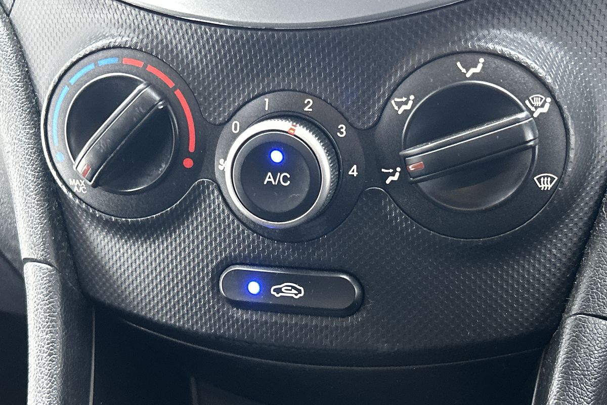 2015 Hyundai Accent Active RB2