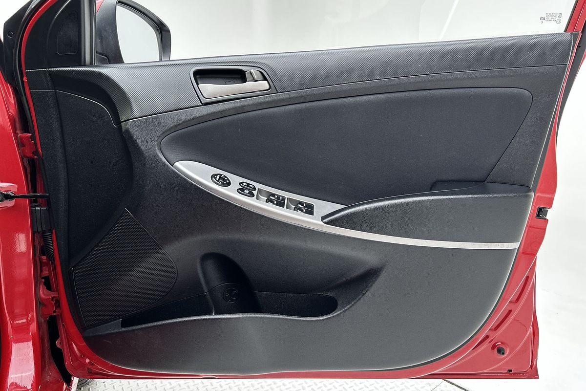 2015 Hyundai Accent Active RB2