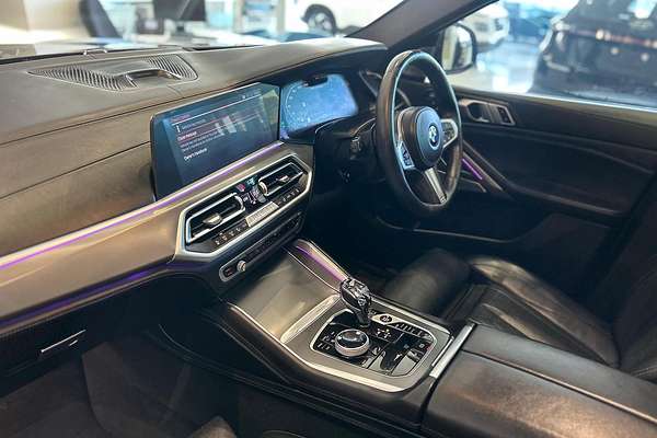 2020 BMW X6 M50i G06