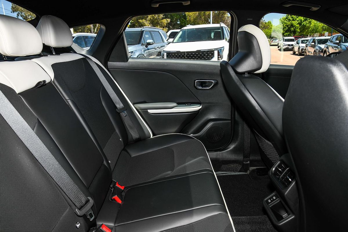 2025 Kia K4 GT-Line CL4m