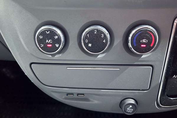 2022 LDV V80 SWB Low Roof