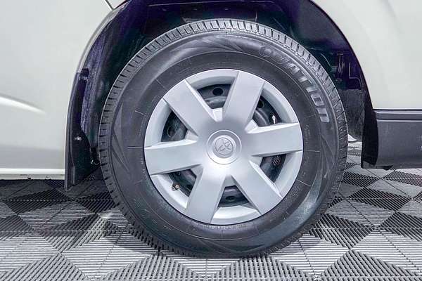 2013 Toyota Hiace Commuter TRH223R ELWB High Roof