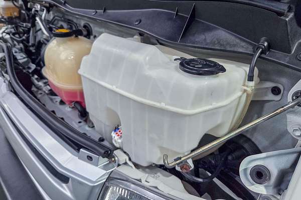 2013 Toyota Hiace Commuter TRH223R ELWB High Roof