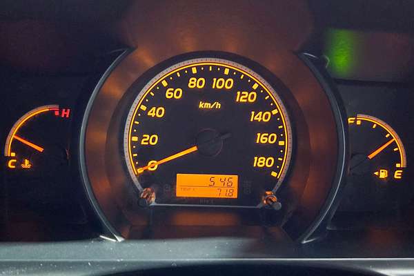 2013 Toyota Hiace Commuter TRH223R ELWB High Roof