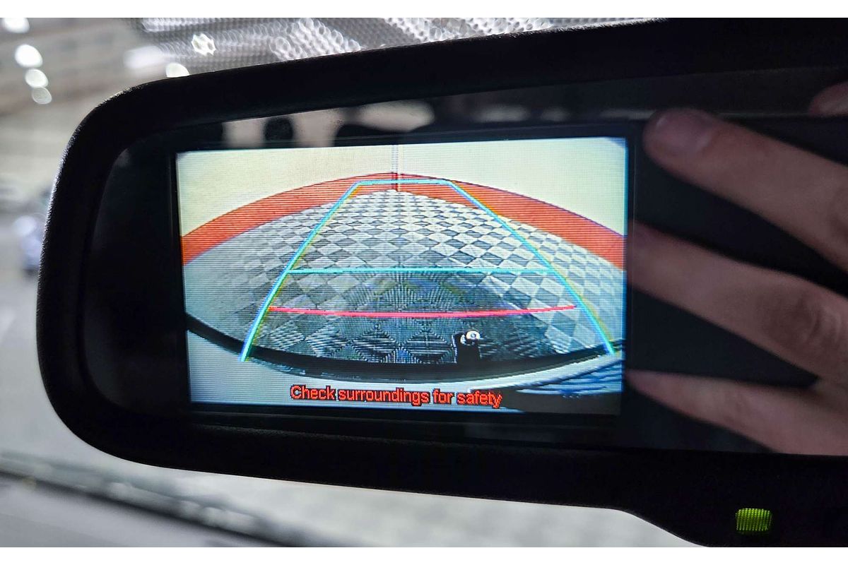 2013 Toyota Hiace Commuter TRH223R ELWB High Roof