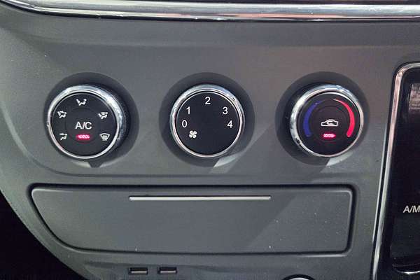 2022 LDV V80 SWB Low Roof