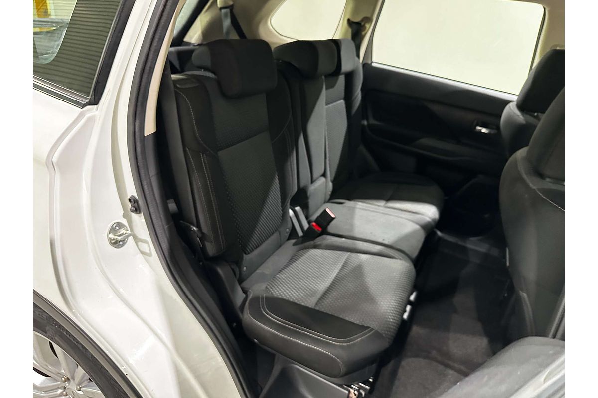 2020 Mitsubishi Outlander ES ZL