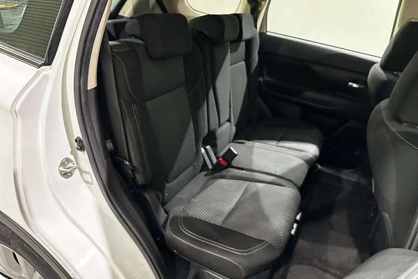 2020 Mitsubishi Outlander ES ZL