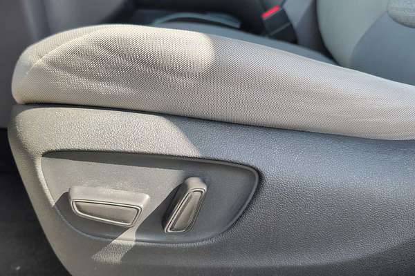 2022 Toyota SIENNA LE