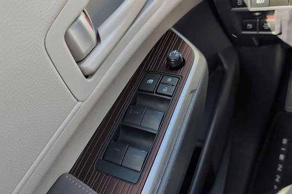 2022 Toyota SIENNA LE