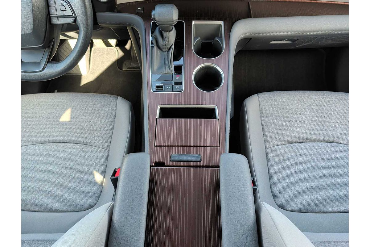 2022 Toyota SIENNA LE