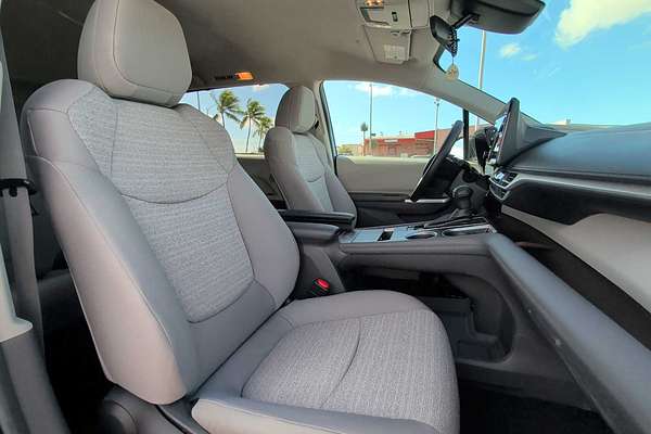 2022 Toyota SIENNA LE