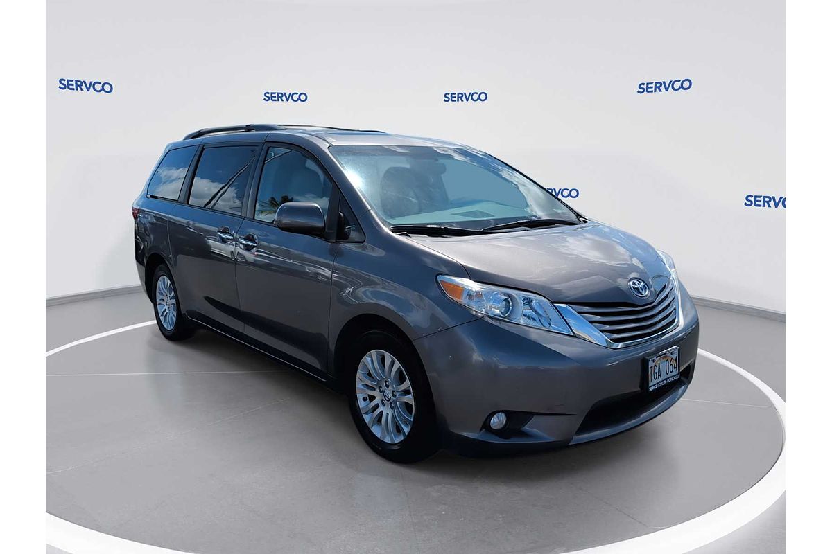 2017 Toyota SIENNA XLE