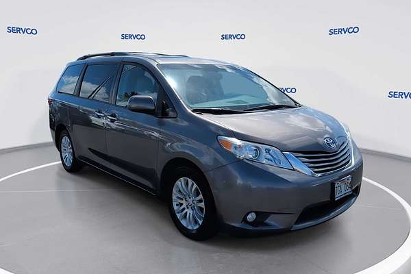 2017 Toyota SIENNA XLE
