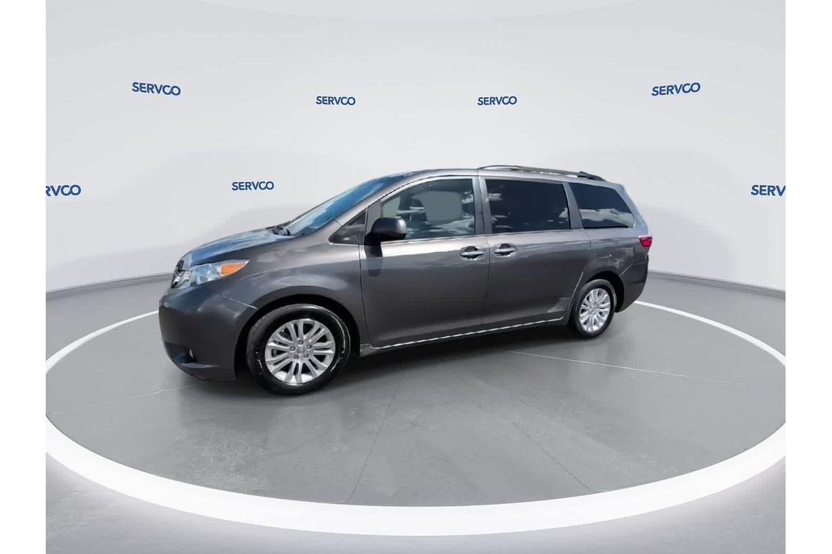 2017 Toyota SIENNA XLE