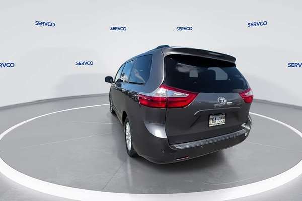 2017 Toyota SIENNA XLE