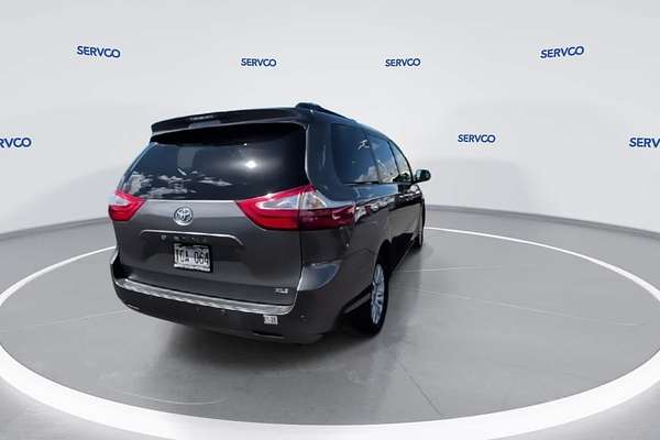 2017 Toyota SIENNA XLE