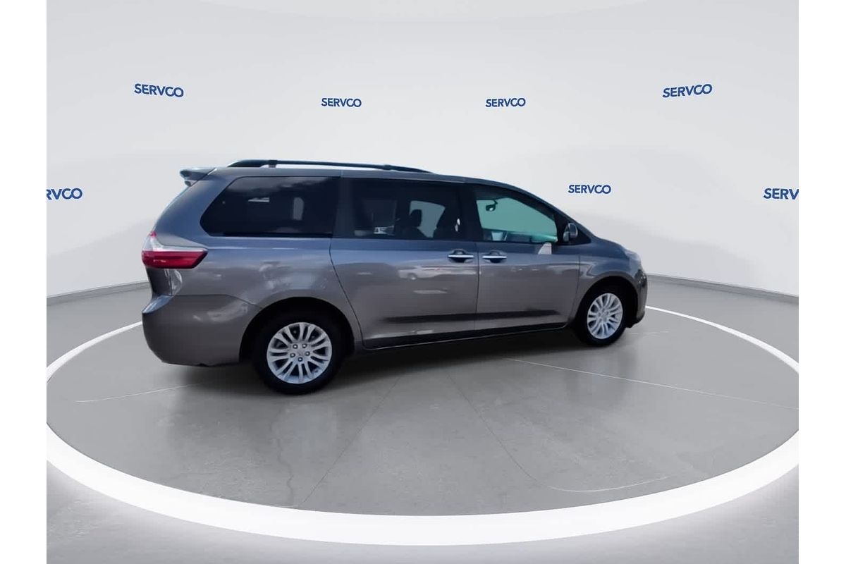 2017 Toyota SIENNA XLE