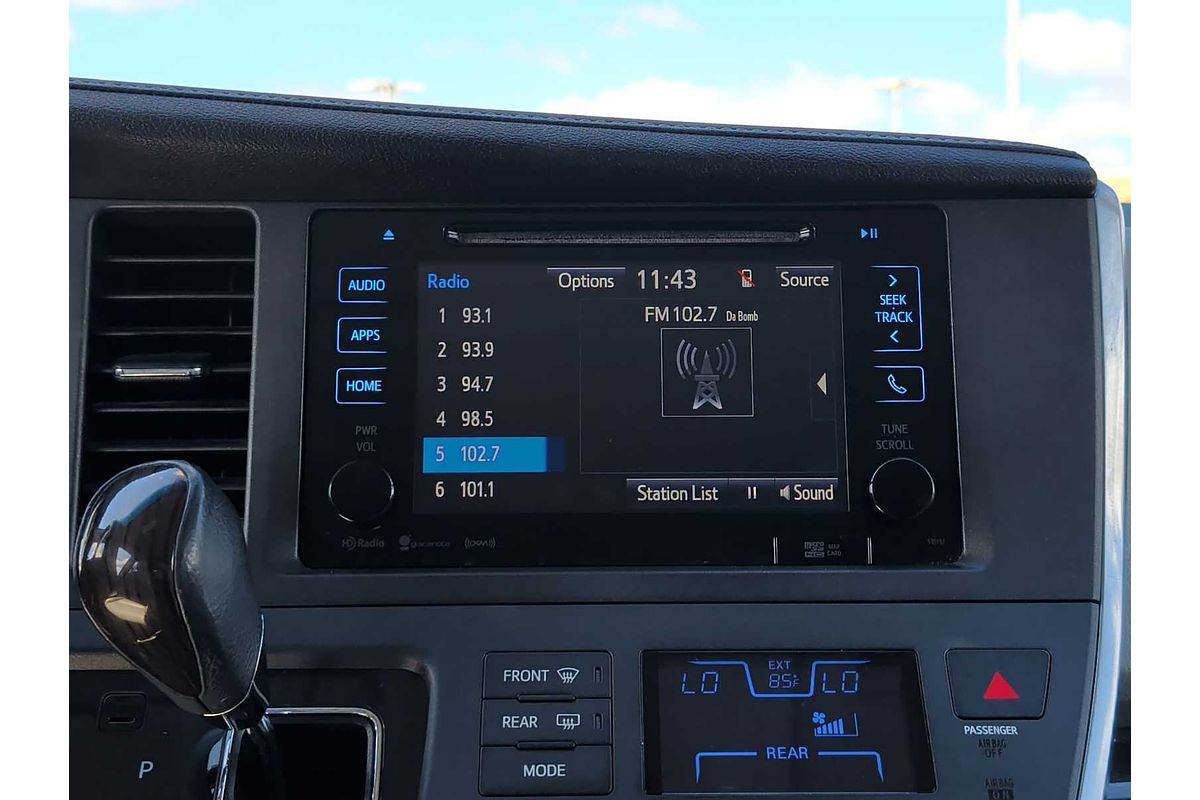 2017 Toyota SIENNA XLE