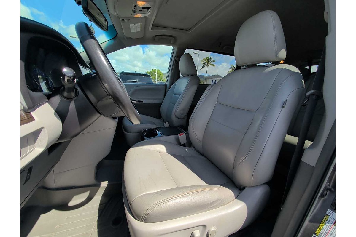 2017 Toyota SIENNA XLE