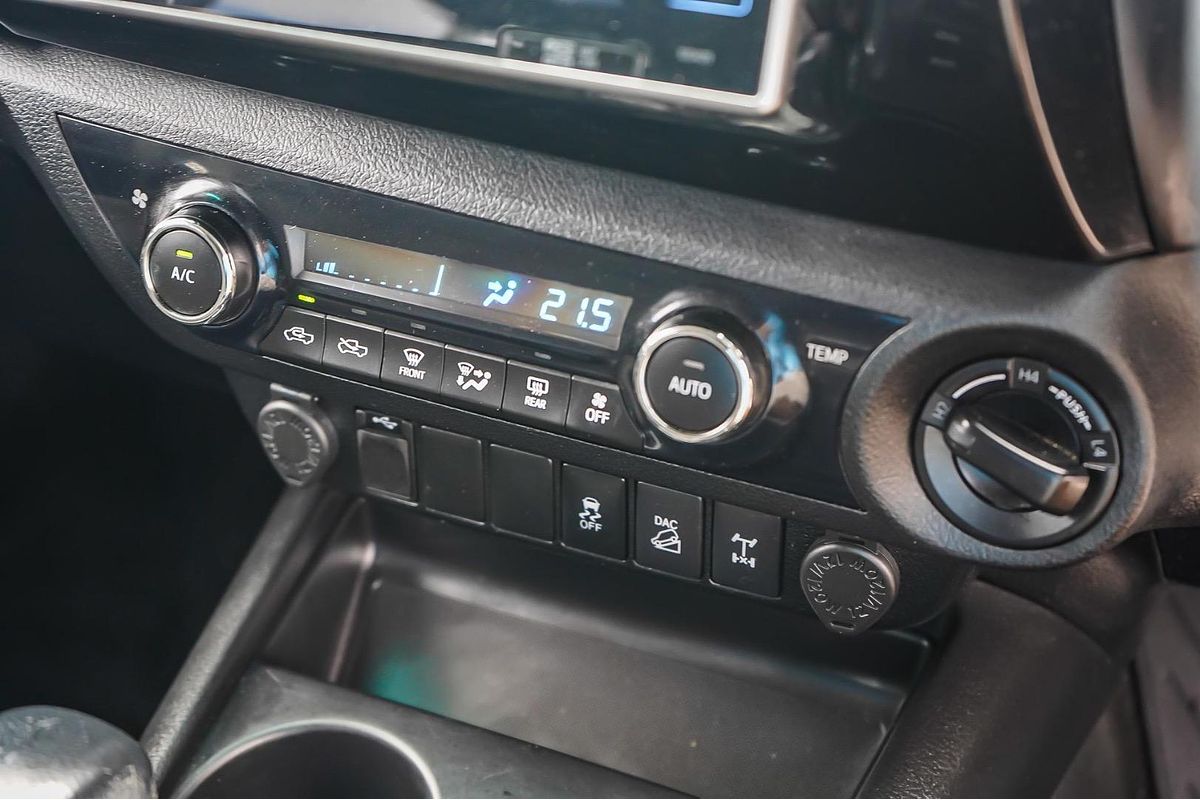 2018 Toyota Hilux SR5 GUN126R 4X4