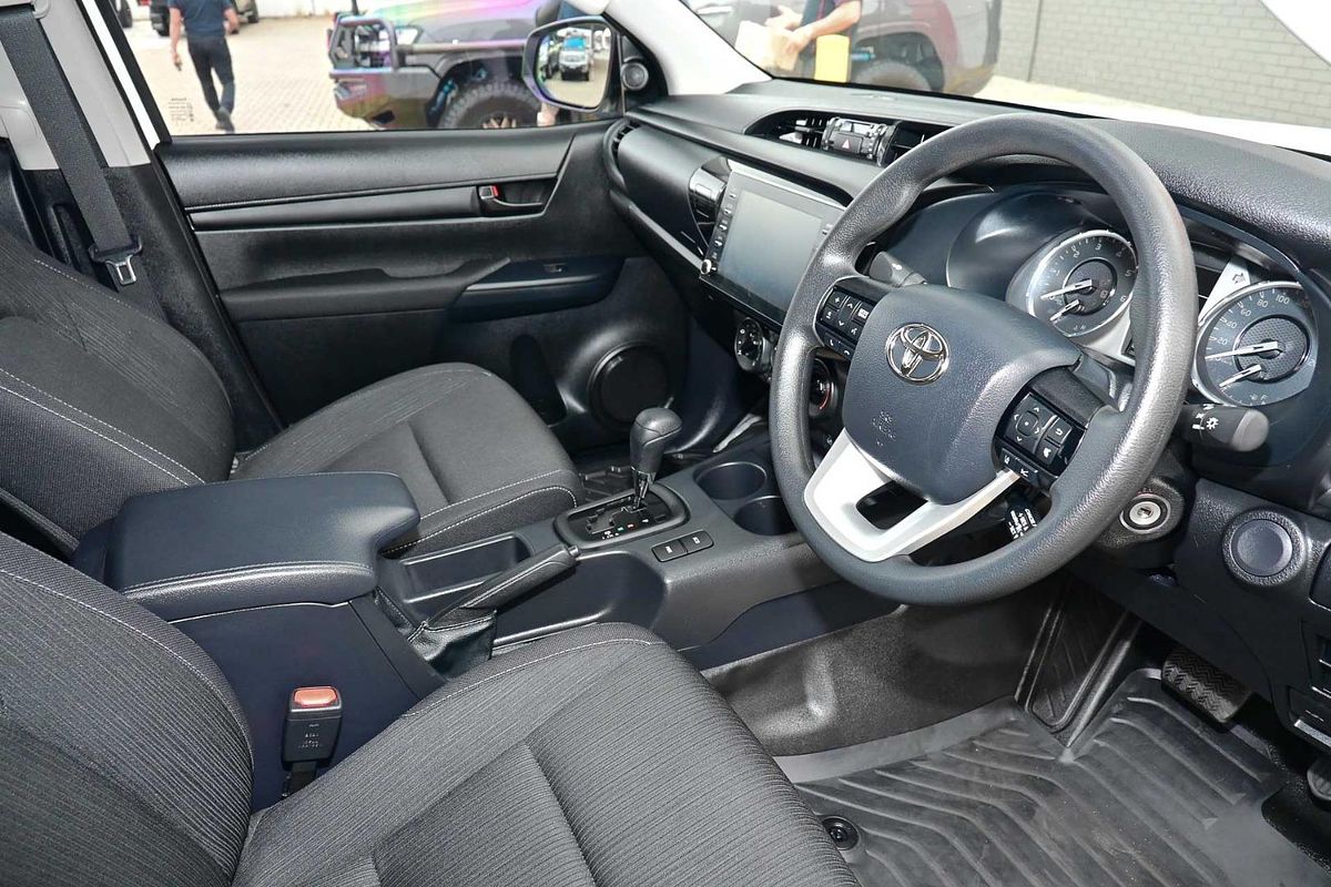 2024 Toyota Hilux SR GUN126R 4X4