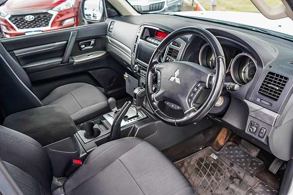 2017 Mitsubishi Pajero GLX NX
