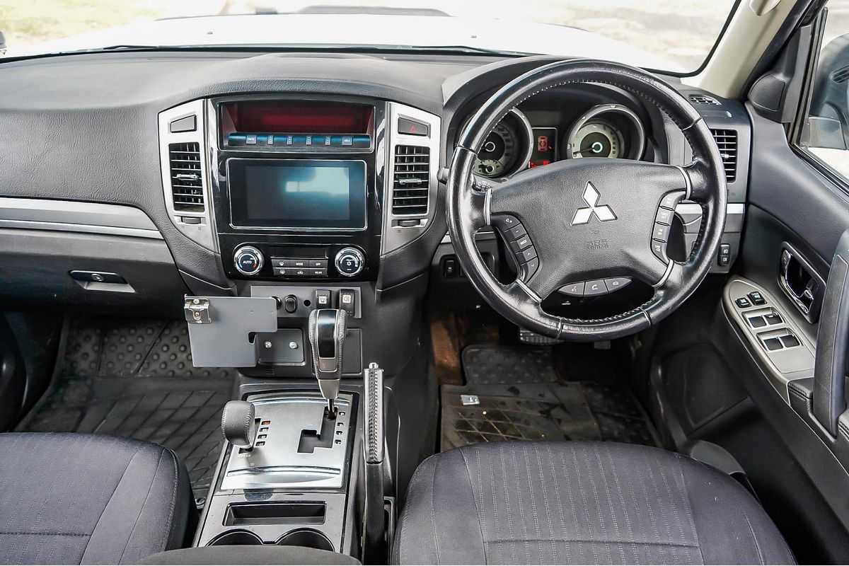 2017 Mitsubishi Pajero GLX NX